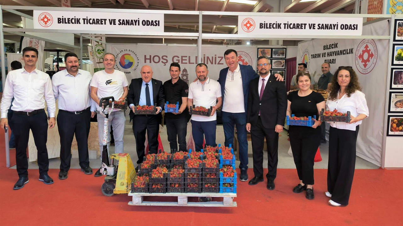 Tarım Fuarında kurulan Bilecik TSO standında vatandaşlar ikr
