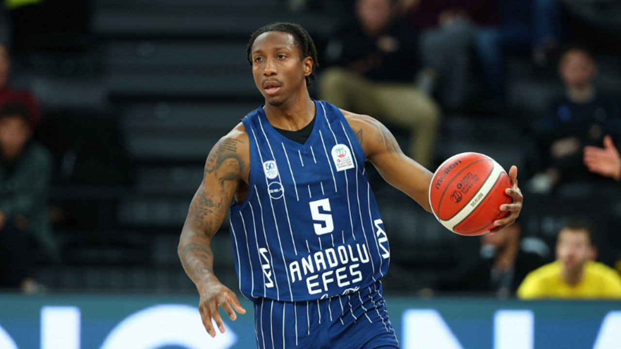 Anadolu Efes Saben Lee ile yollarını ayırdı