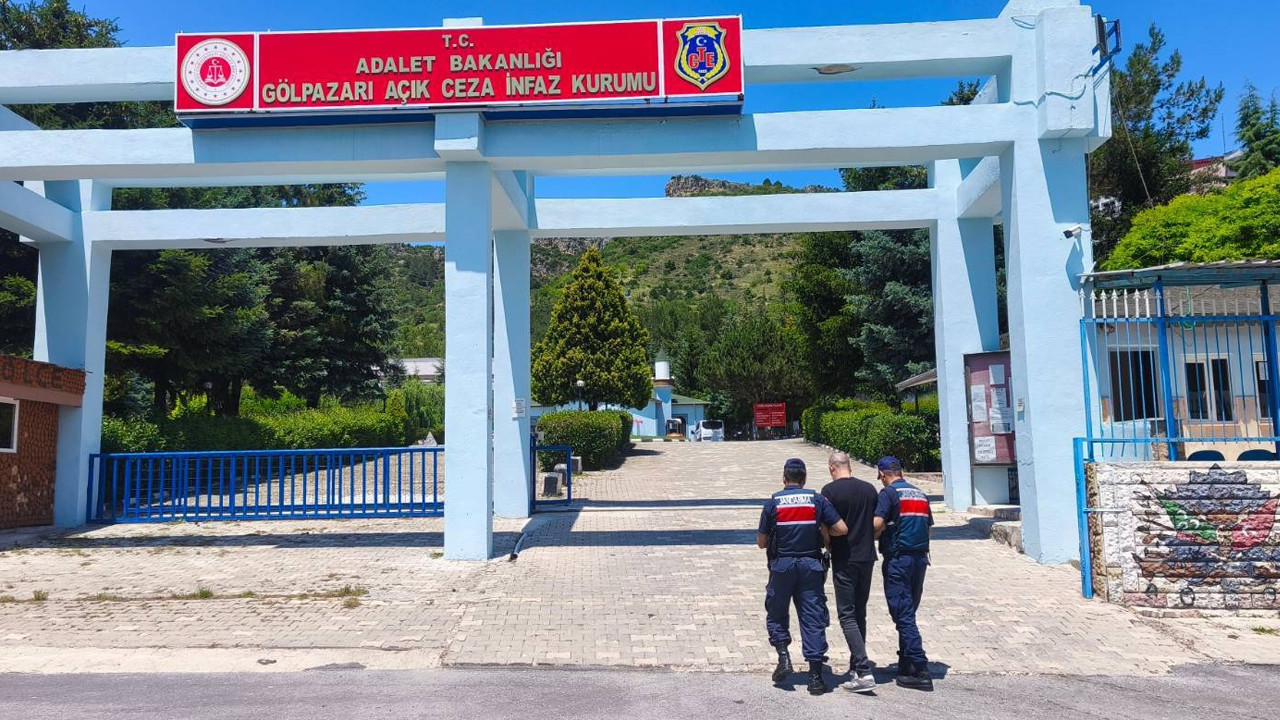 Bilecik’te hakaret suçundan aranan şahsı Jandarma 