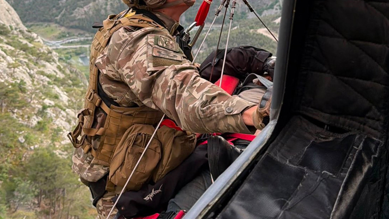 Dağ yürüyüşü sırasında kaybolan şahıs helikopterle