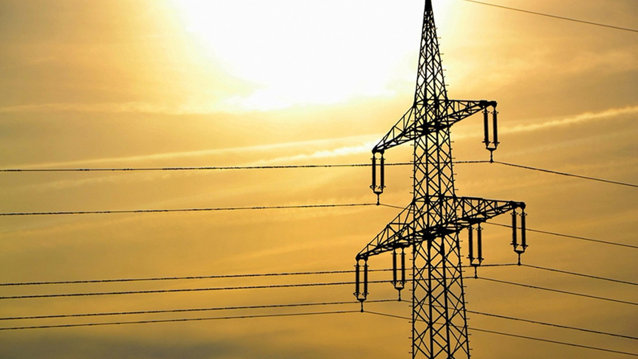 Elektrik üretimi tüketimi aştı: Zirve saat 15.00