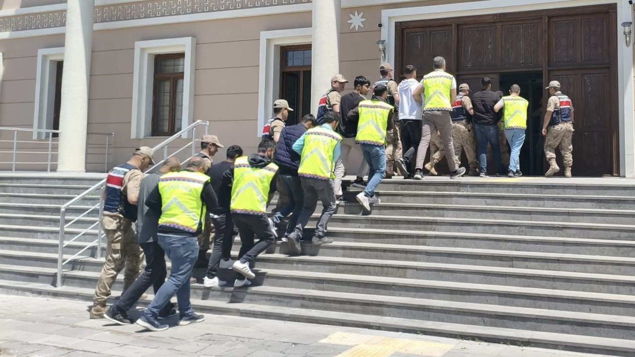 Siber dolandırıcılık operasyonu: 6 şüpheli cezaevi