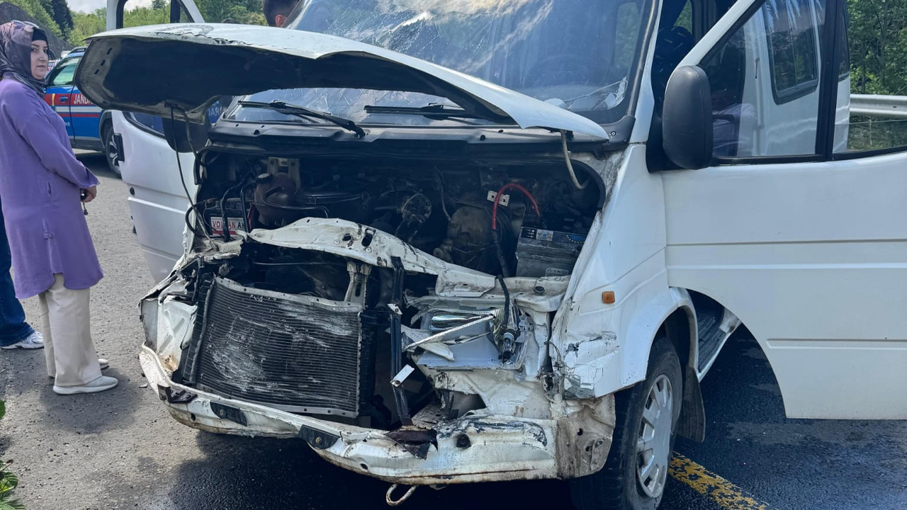 Ulubey-Gürgentepe yolunda korkutan kaza: Minibüs sürücüsü ya