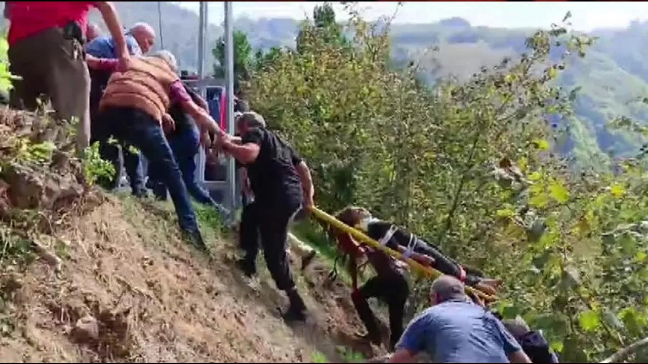 Yolcu minibüsü uçuruma yuvarlandı: 9 yaralı