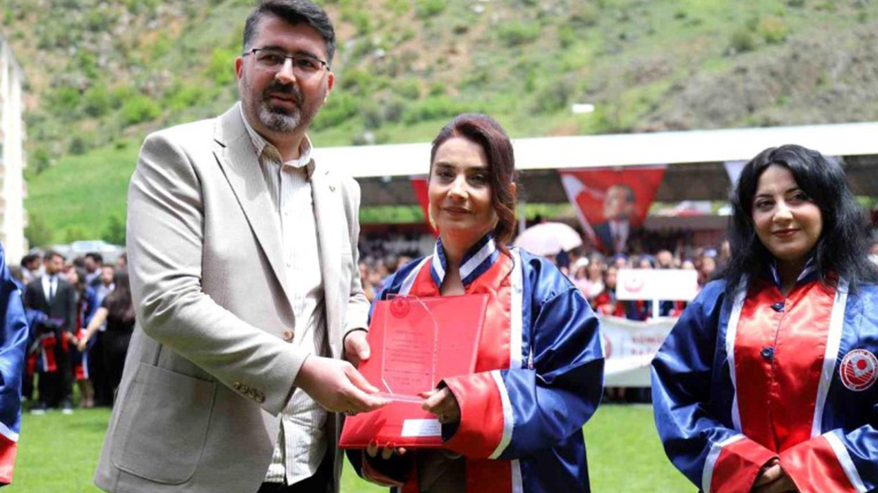 30 yıllık evli çift aynı üniversiteden mezun oldu: Mezuniyet