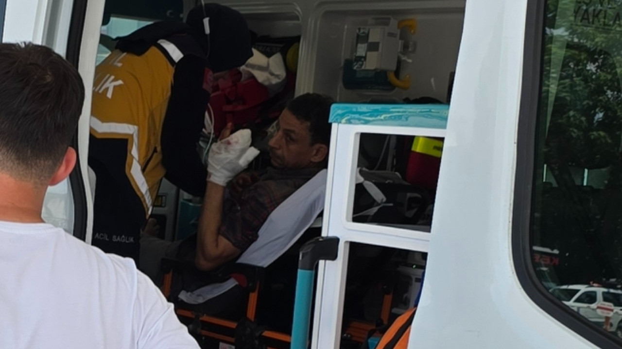 Ahşap kesim makinesine elini kaptırdı...2 parmağı koptu