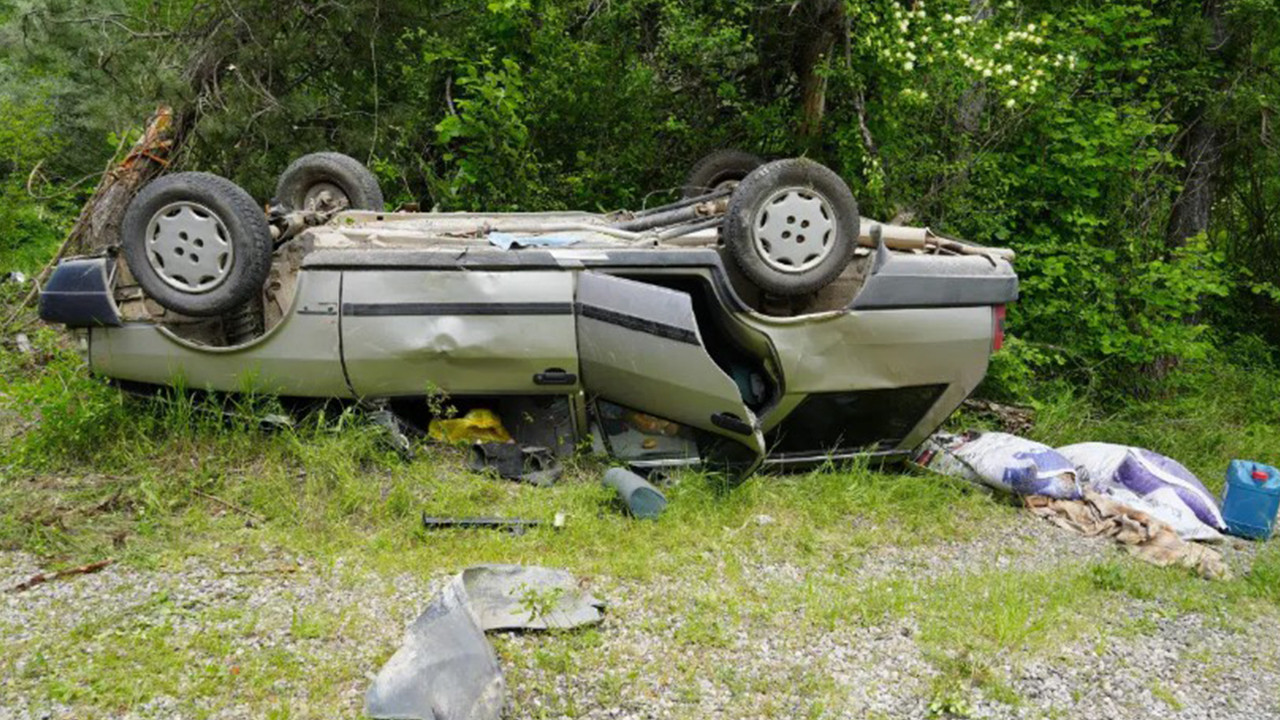 Kastamonu’da feci kaza: Otomobil takla attı, 2 kiş