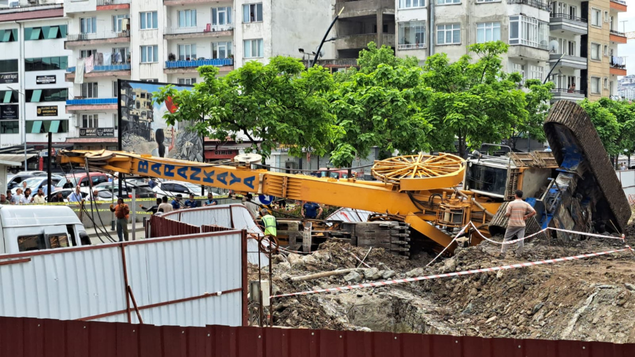 Millet bahçesi şantiyesinde korkutan olay: Vinç de