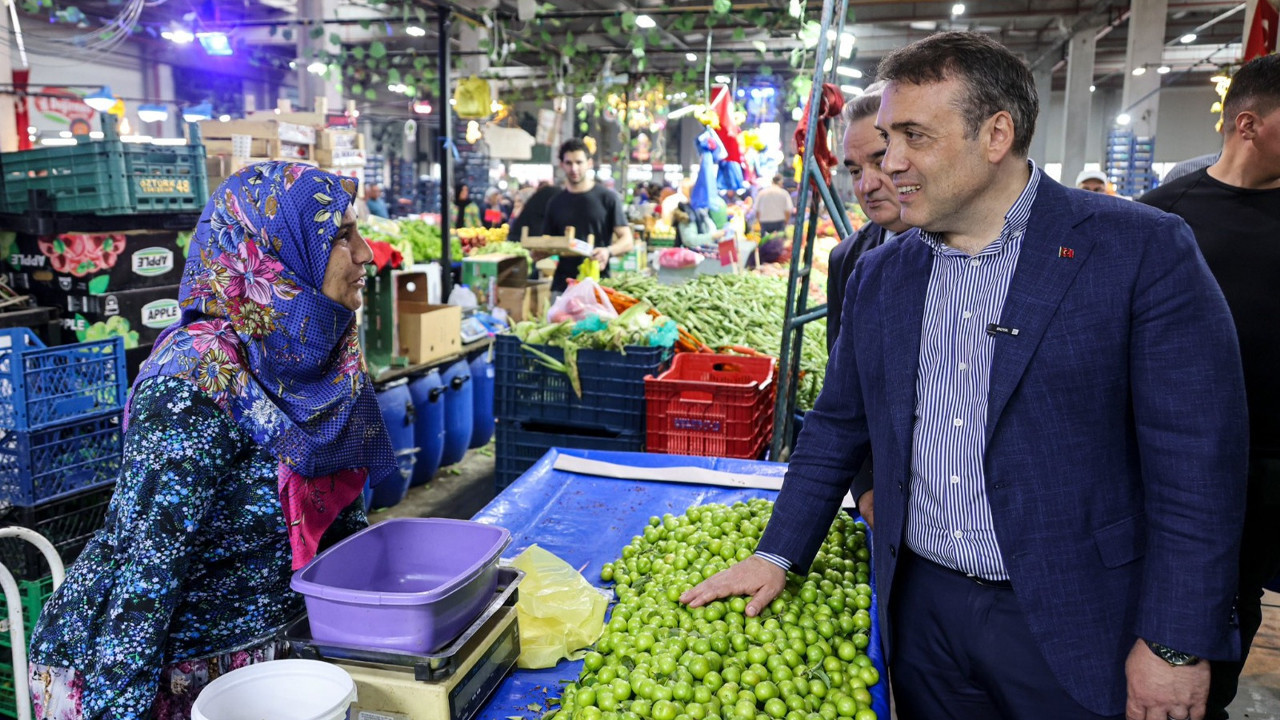 Vali Sözer, Bozüyük Salı Pazarında vatandaşlarla bir araya g