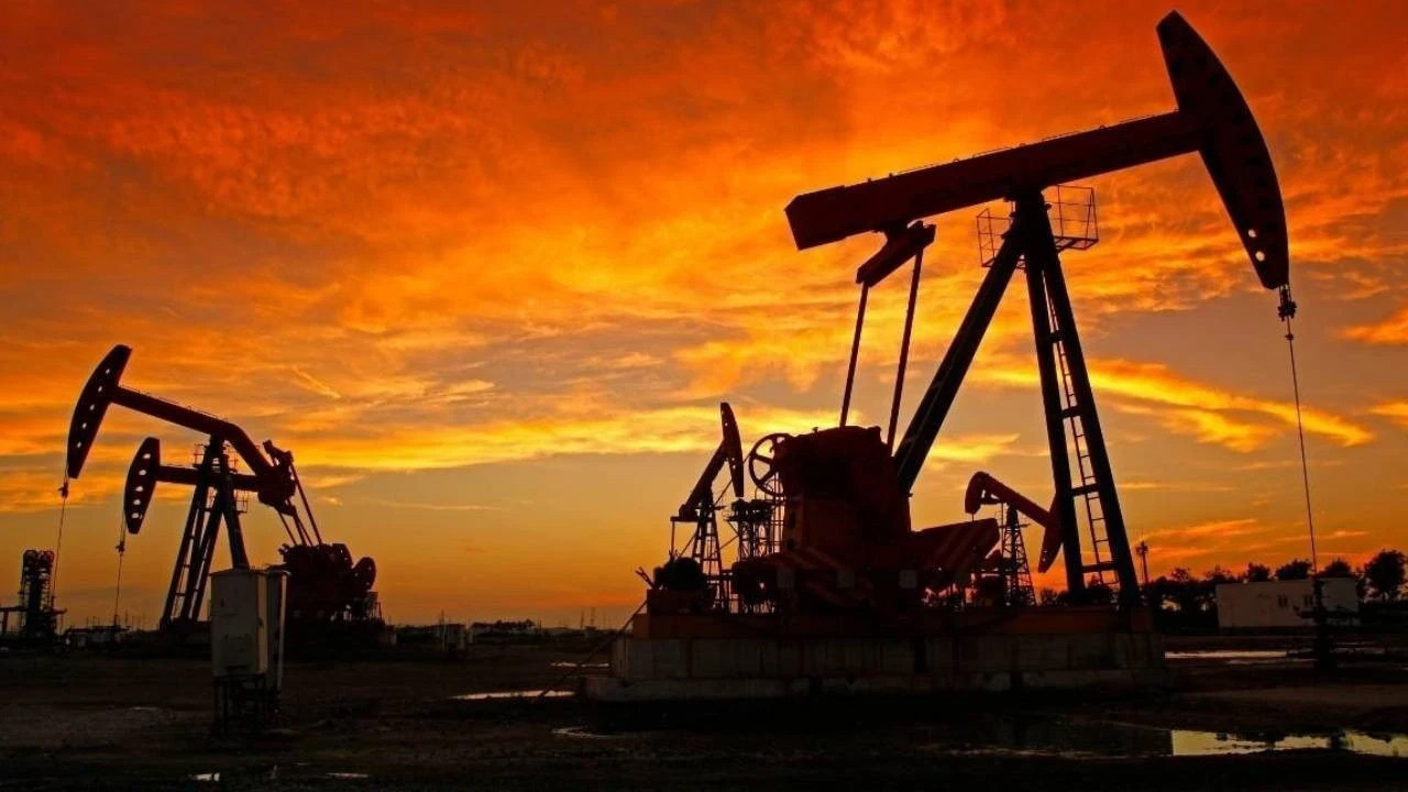 ABD'nin petrol stokları çakıldı