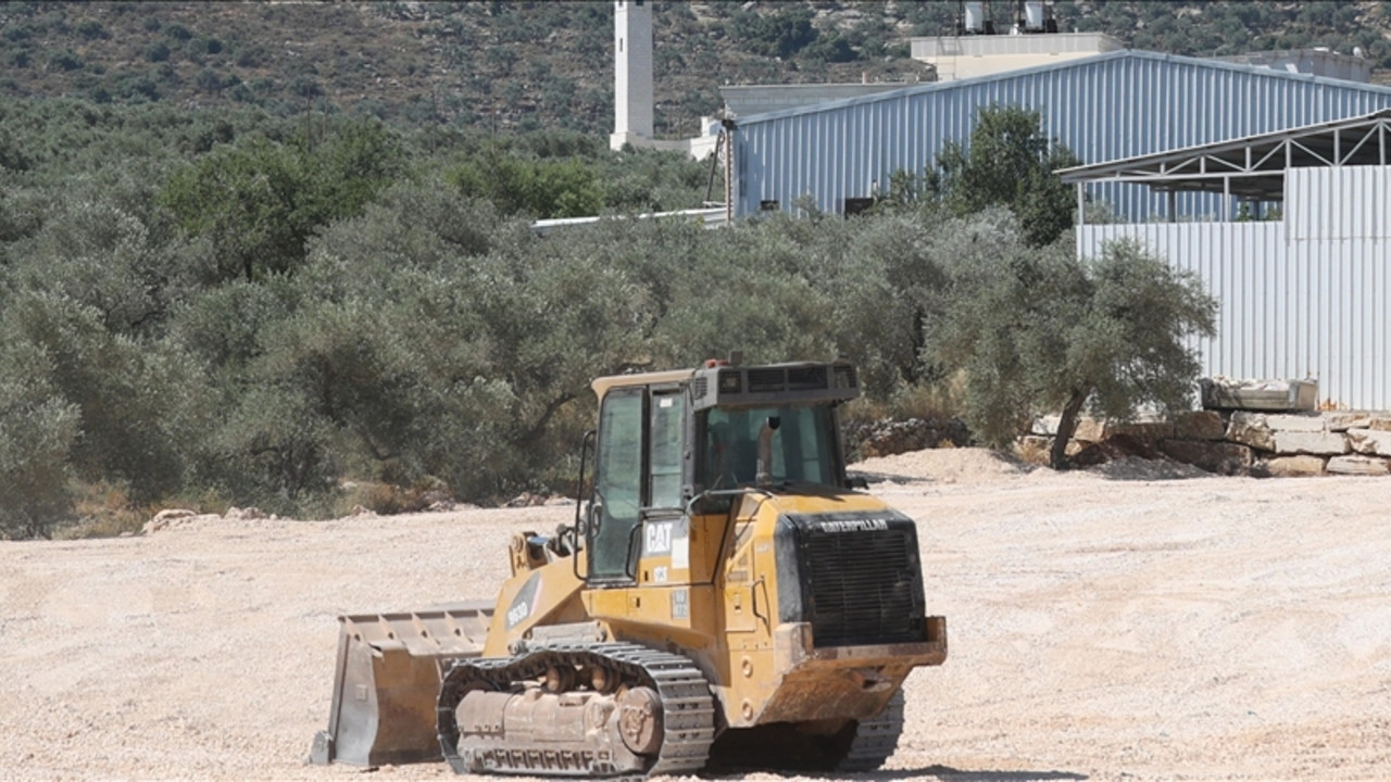 İsrail Batı Şeria'daki 61 yasa dışı yerleşim planını onaylay