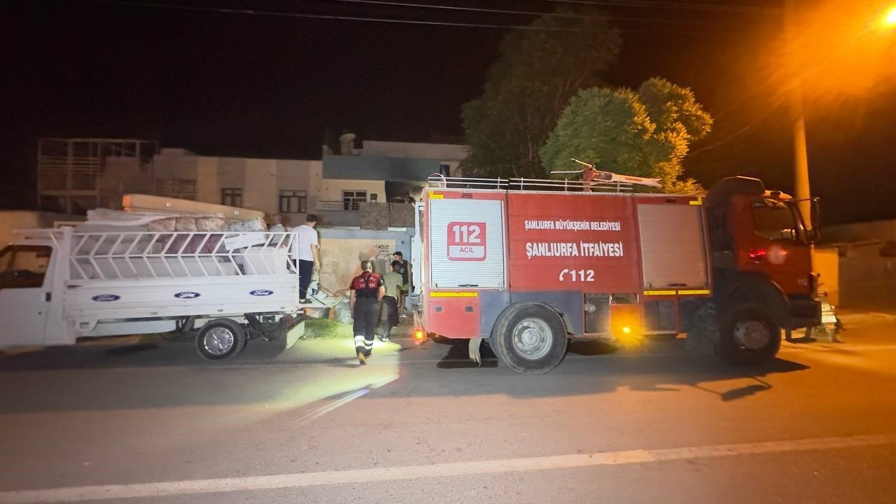 Yükselen alevler mahalleliyi sokağa döktü
