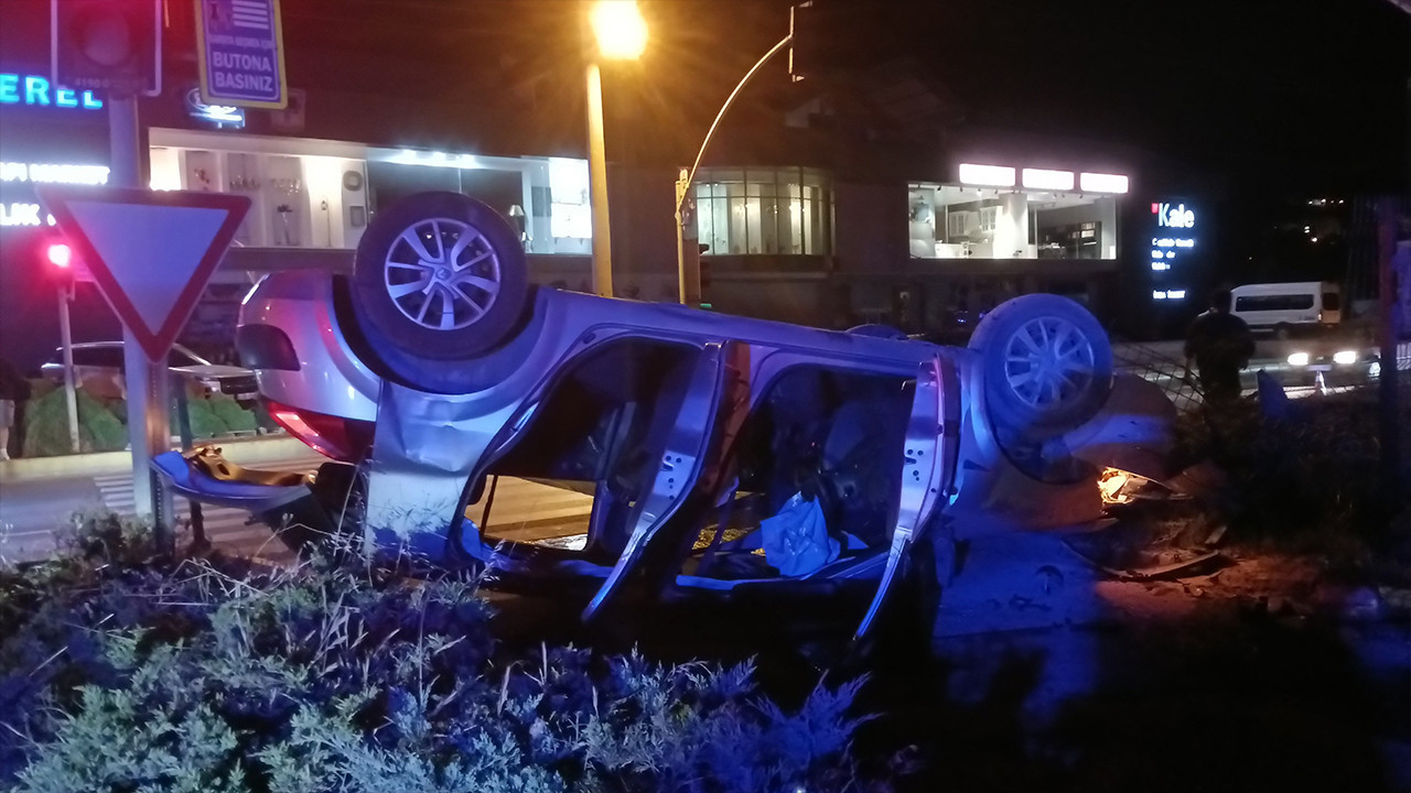 Kontrolden çıkan araç takla attı: 4 kişi yaralandı