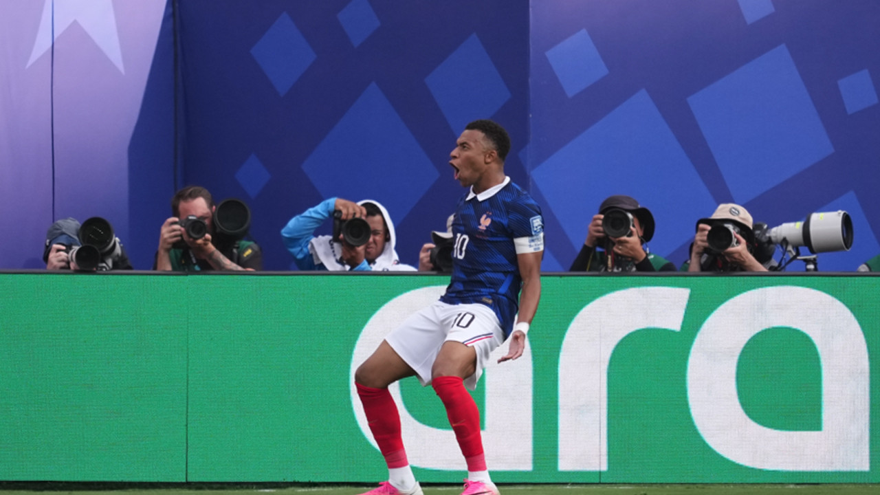 Mbappe şov yaptı: Fransa, İsveç'i rahat geçti