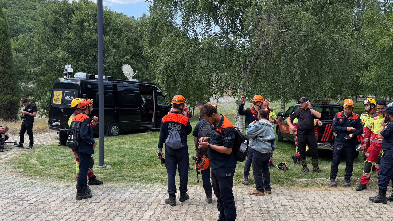 Dağda kayıp kadın için ekipler seferber oldu: Eşi ile birlikte hayvan otlatıyordu