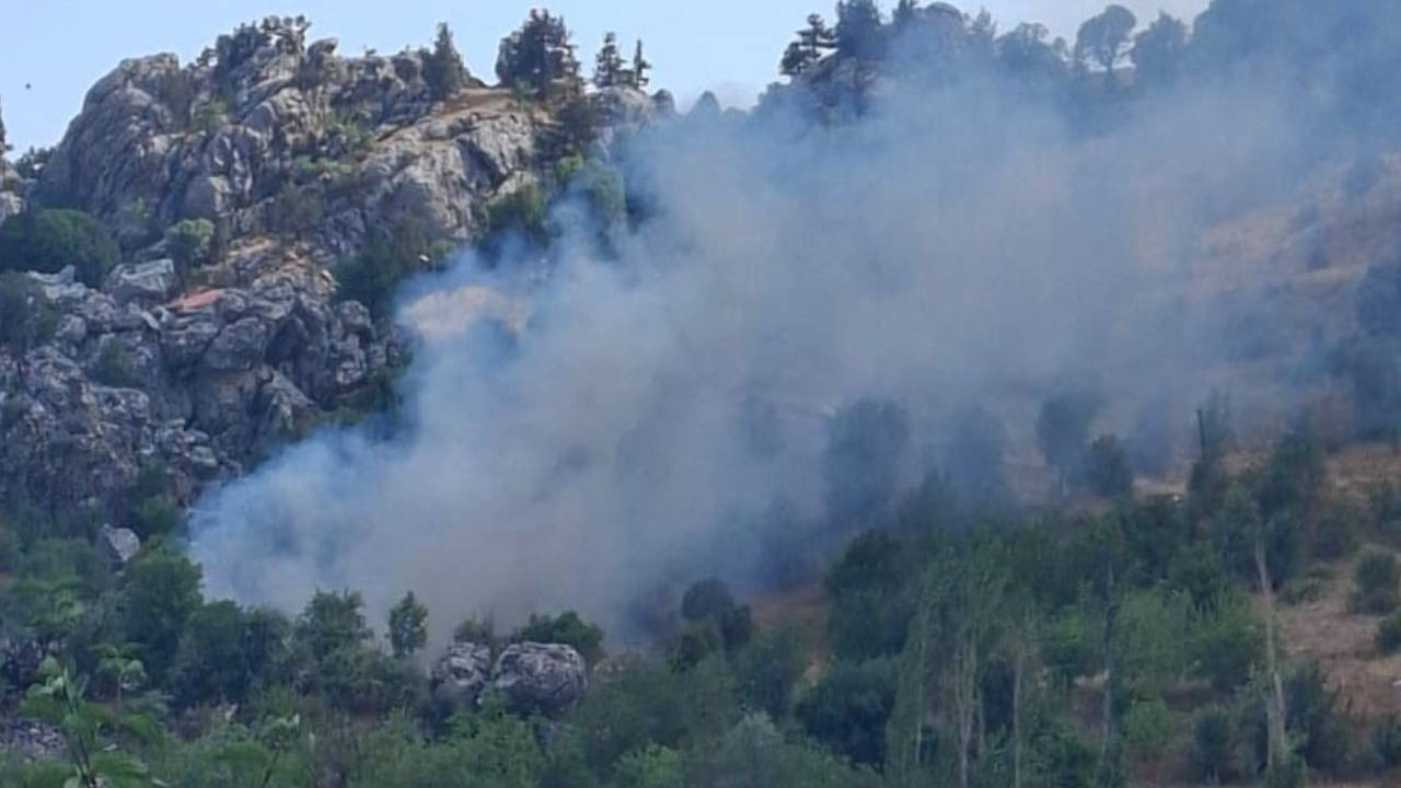 Antalya'da yangın paniği: Arazi alevler içinde kaldı