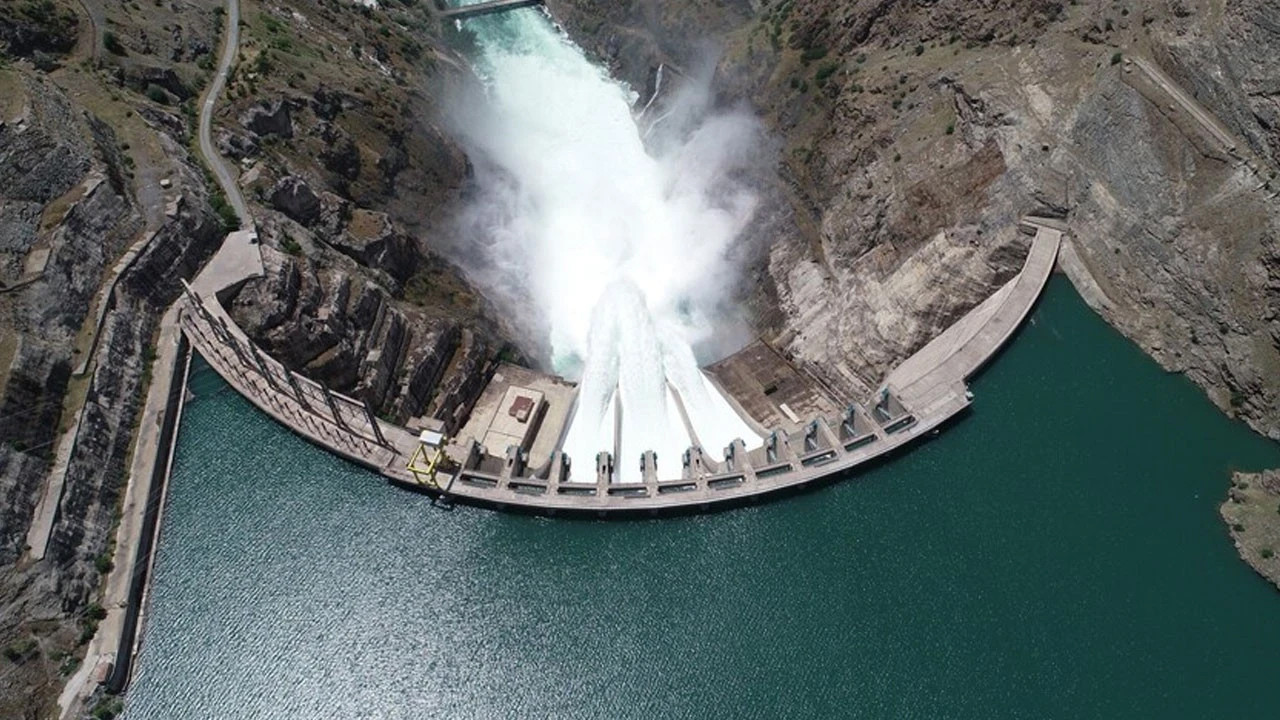 Rekor üretim: 6 ayda 1,2 milyar kwh elektrik üretildi