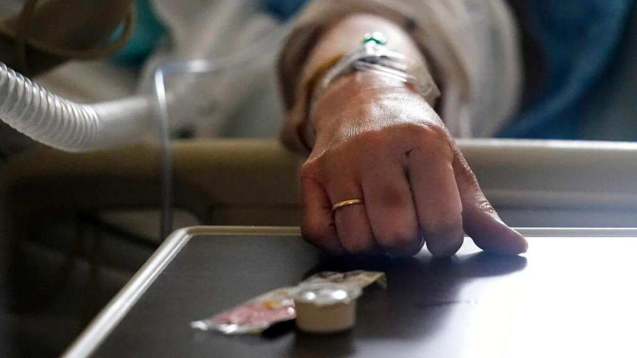 Fransa'da tartışmalı yasa kabul edildi: Yardımlı ölüm yasası meclisten geçti