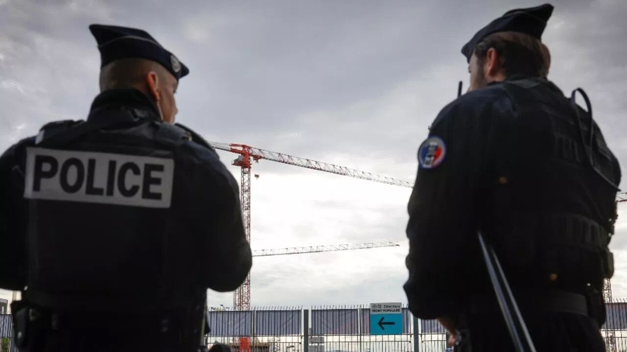 Paris'te Sağlık Bakanlığı binasında bıçaklı hırsızlık girişimi