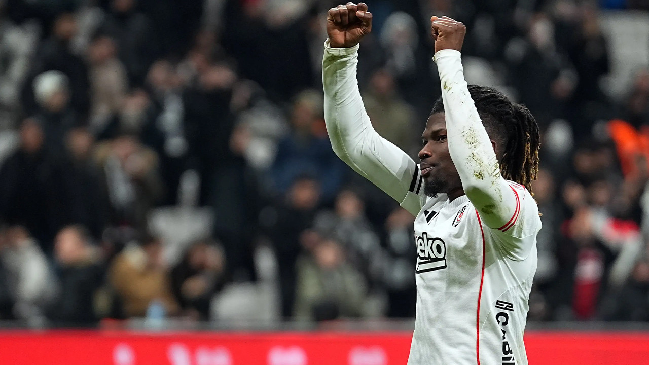 El Bilal Toure, Parma'ya imza atıyor