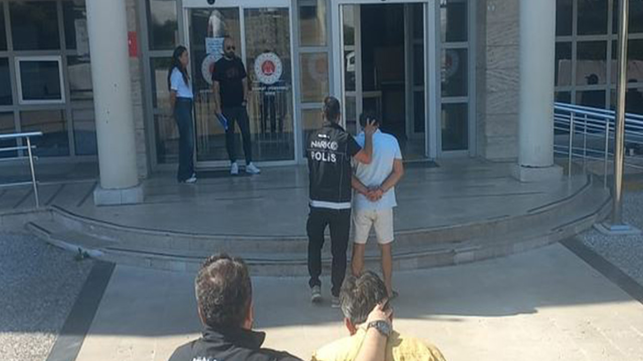 Muğla’da polisten kaçarken yakalandı, 1 kilo 953 gram esrar ele geçirildi