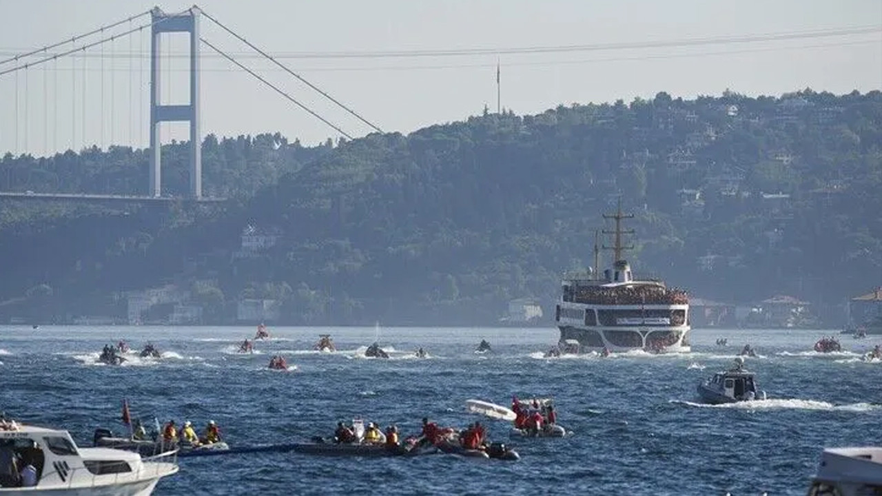 38. Boğaziçi Kıtalararası Yüzme Yarışı başladı: 2 bin 500 sporcu kulaç atıyor