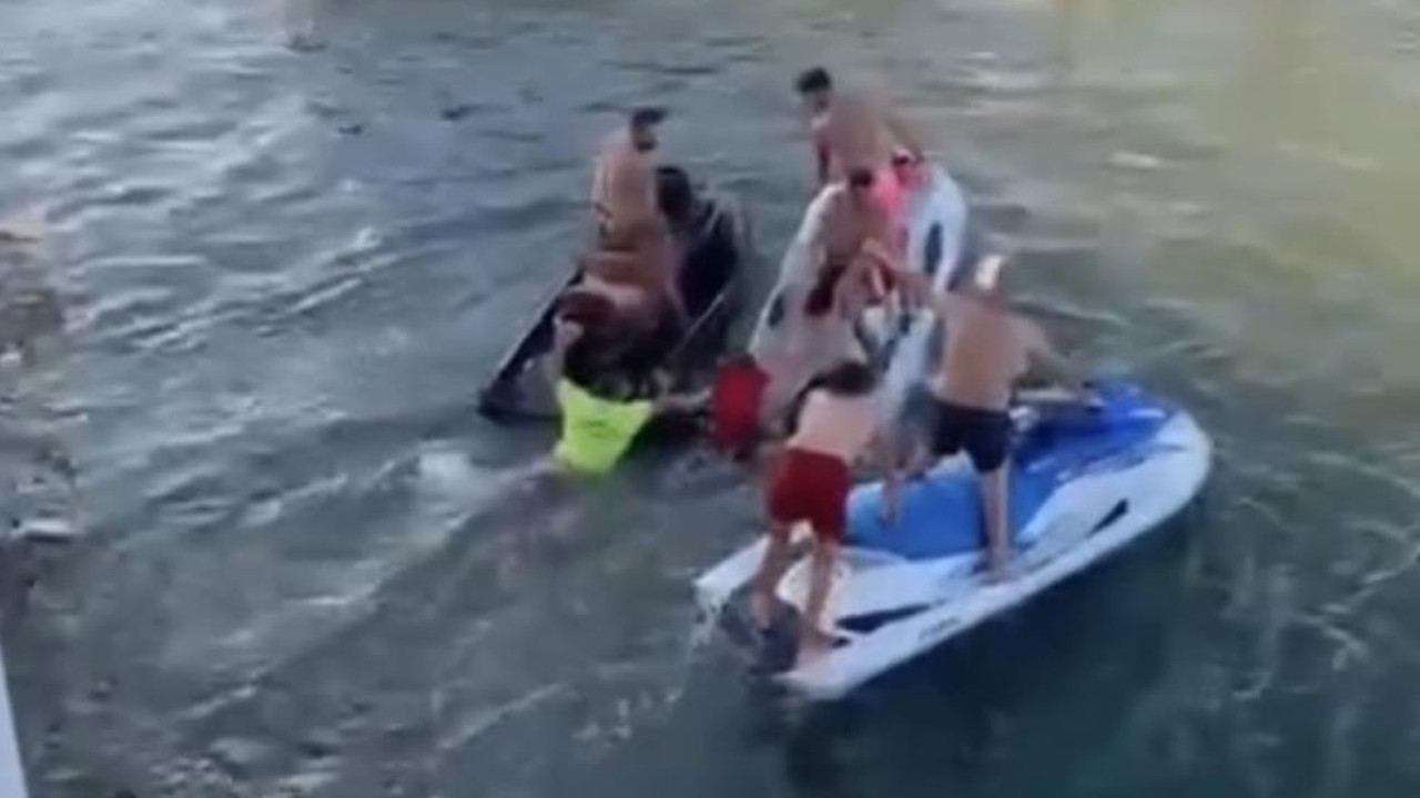 Jetski köprü ayağına çarptı: 1'i ağır 2 yaralı
