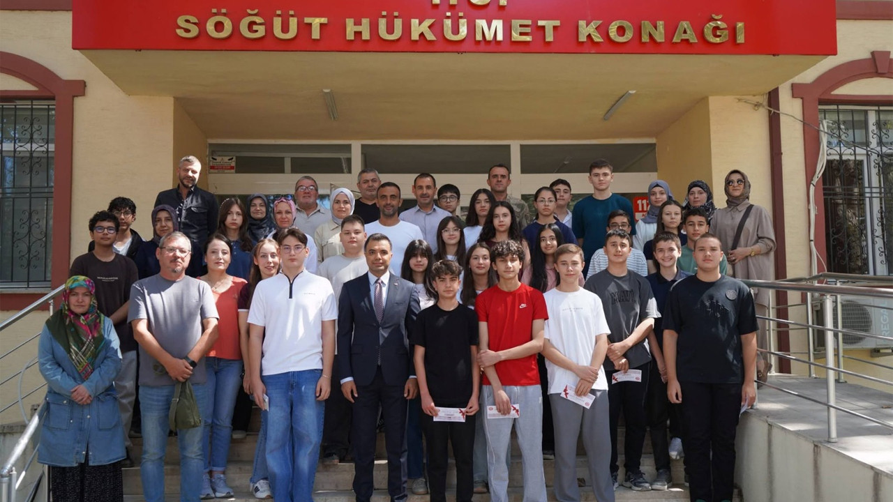 Kaymakam Yayabaşı, LGS’de başarı gösteren öğrencileri ödüllendirdi