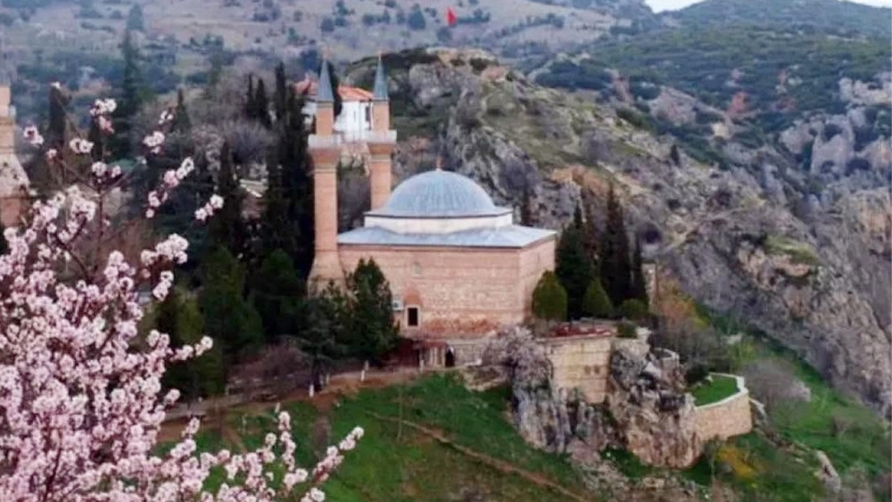 Şeyh Edebali Külliyesinde korkutan yangın