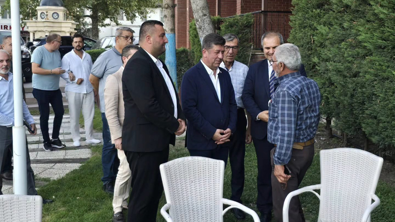 YENİ Parti heyeti sahaya indi: Projeleri inceledi, esnafı dinledi