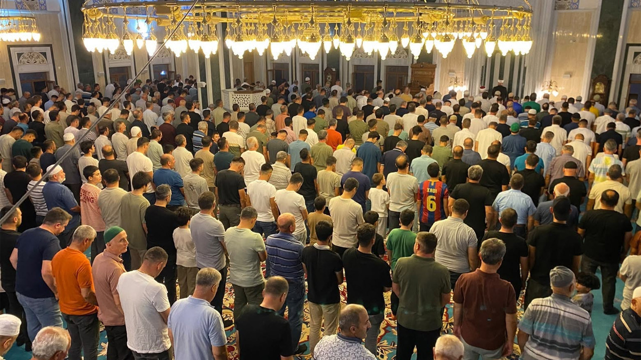 Bilecik Kayıboyu Camii'nde Mevlid Kandili Programı düzenlendi