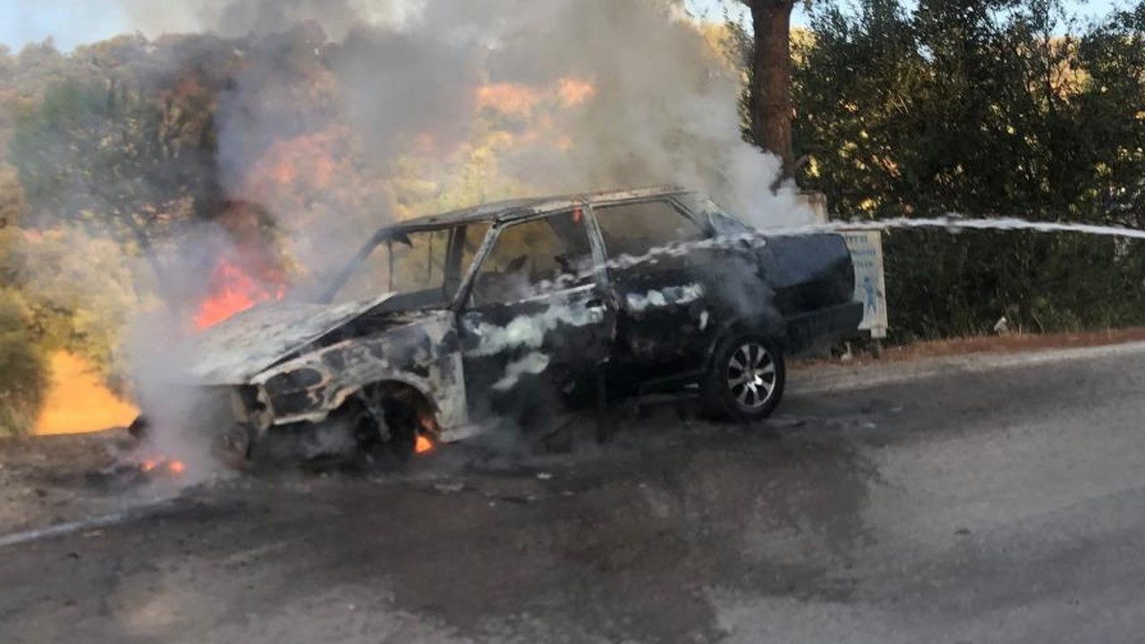 Edremit’te araç alev aldı: İtfaiye ekipleri yangını söndürdü