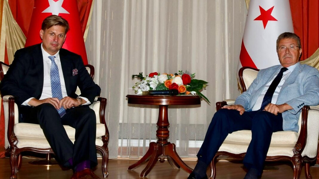 KKTC Başbakanı Üstel, Alman milletvekili Krah'ı kabul etti