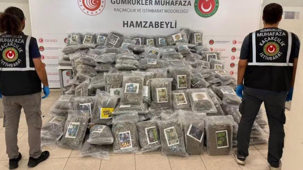 TIR'dan çıkanlar şoke etti: Hamzabeyli’de 288 kiloya yakın esrar ele geçirildi