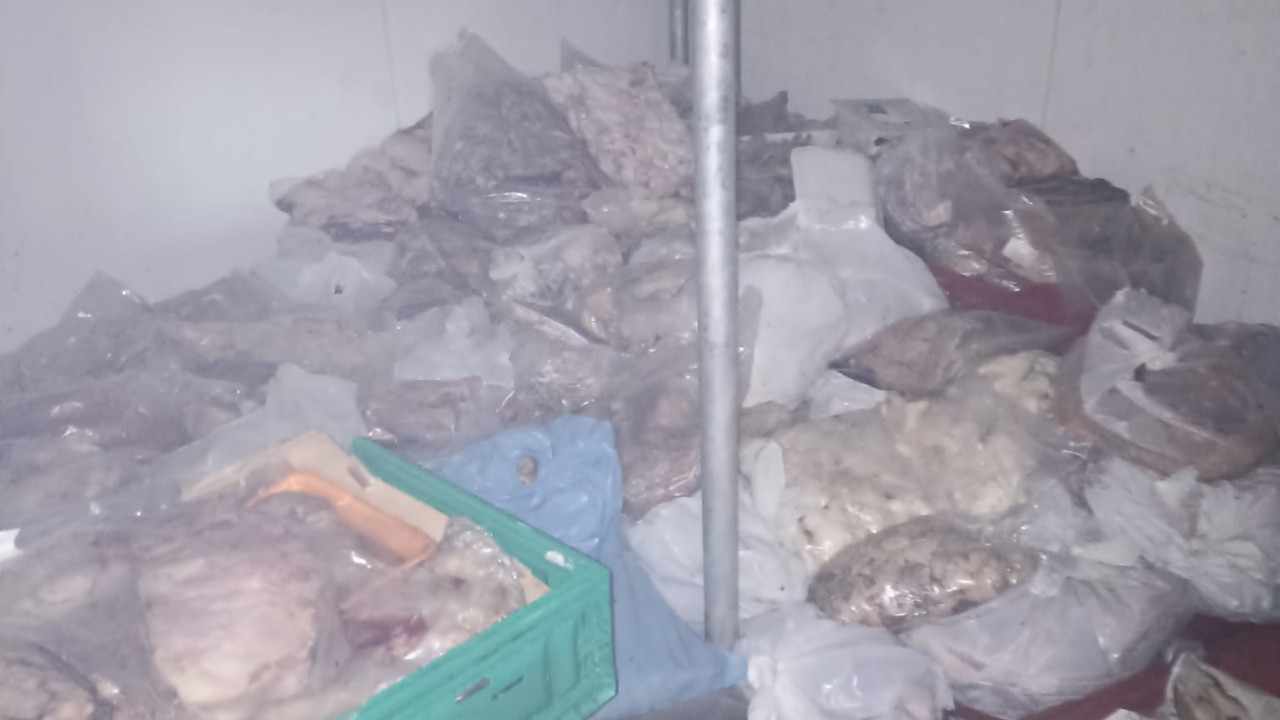 Bodrum’da 400 kilo bozuk ete el konuldu