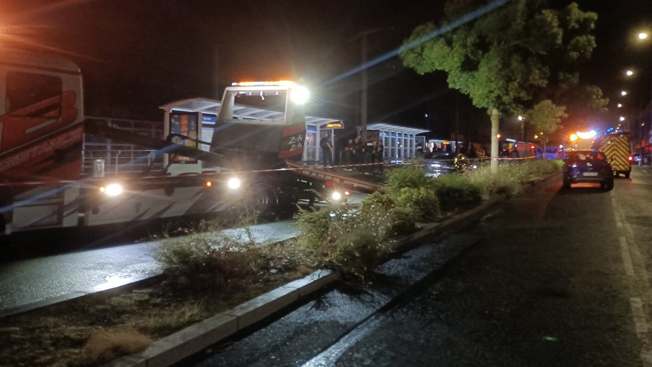 Fransa'da araç kalabalığa daldı: 1 ölü, 10 yaralı