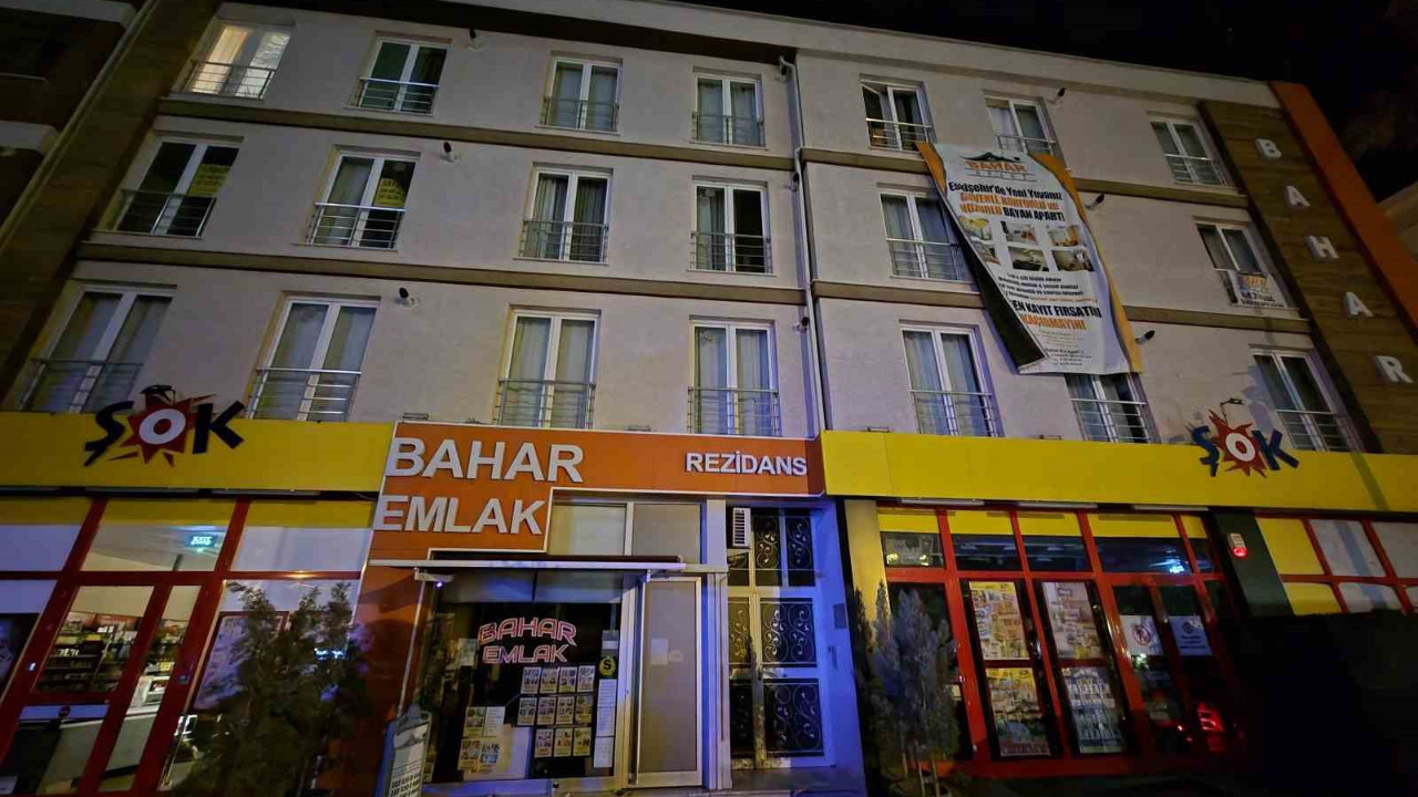 Kalp krizi geçiren vatandaş ambulansta can verdi