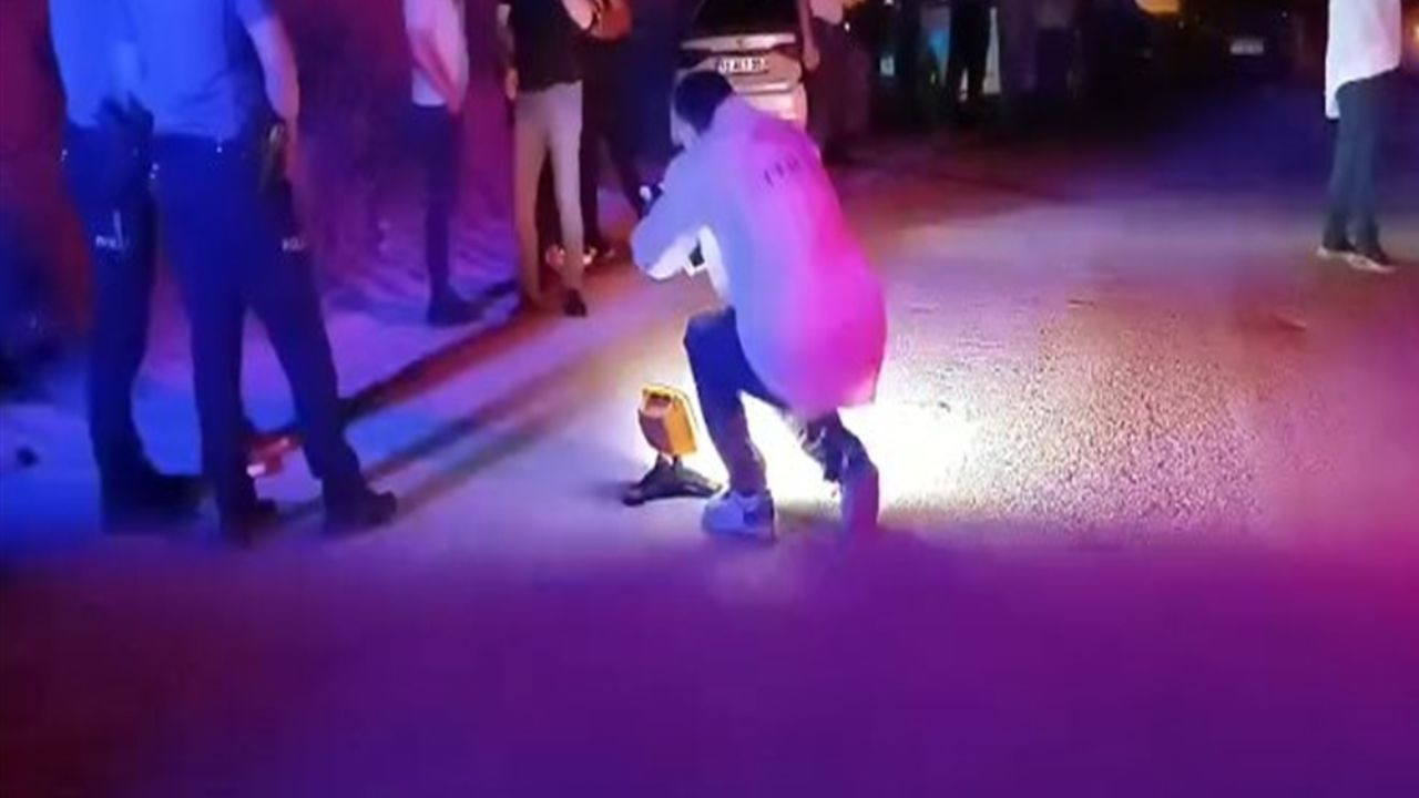Yolda tabancayla başından vurulmuş halde bulundu