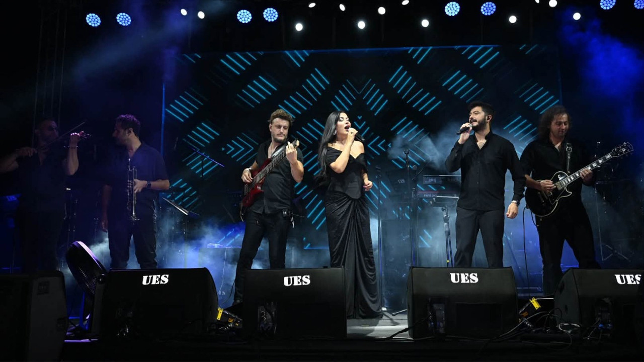 Dağların arasındaki şehirde 8 bin kişi Zara için buluştu: Demirci’de unutulmaz gece