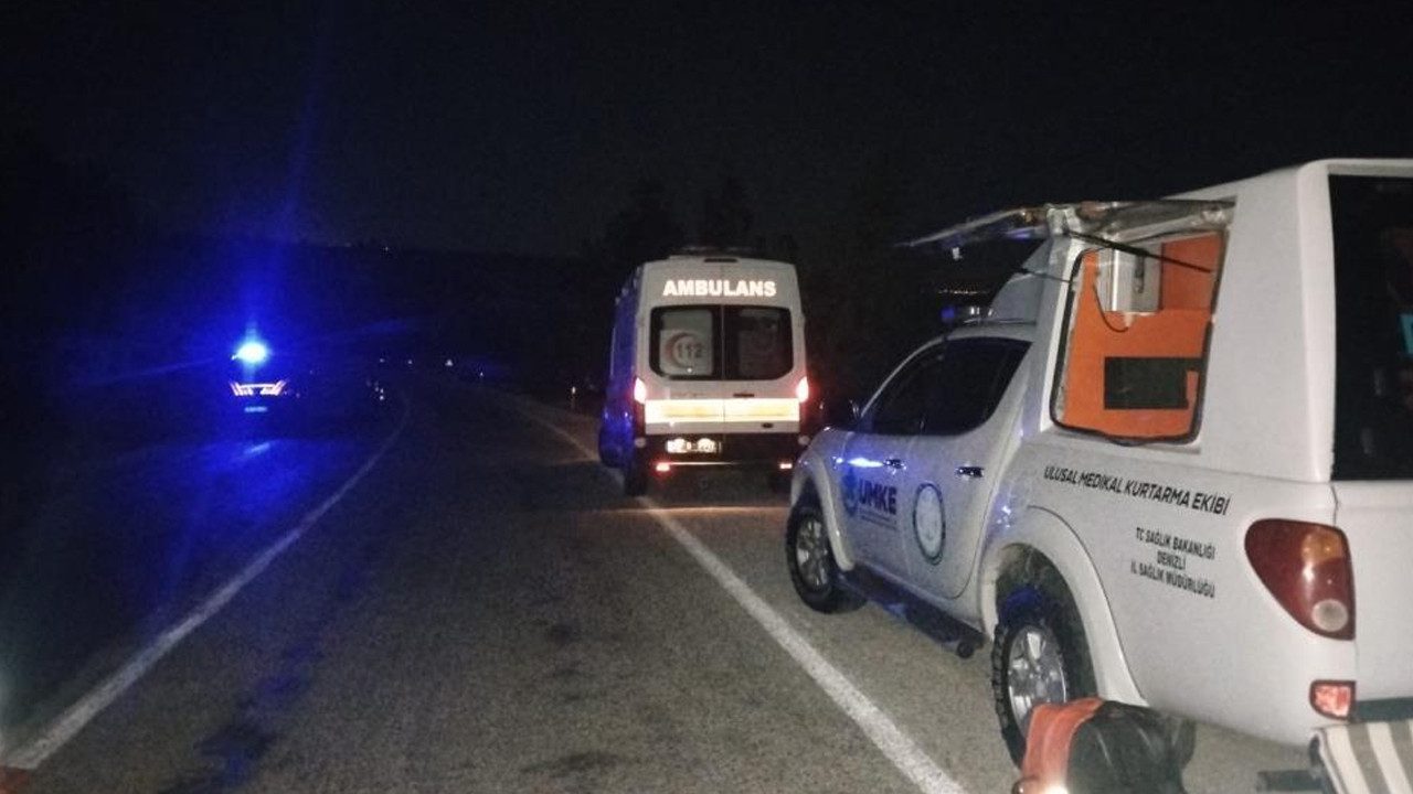 Denizli Çal'da yabani hayvana çarpan araç şarampole devrildi: Kayıp sürücü aranıyor