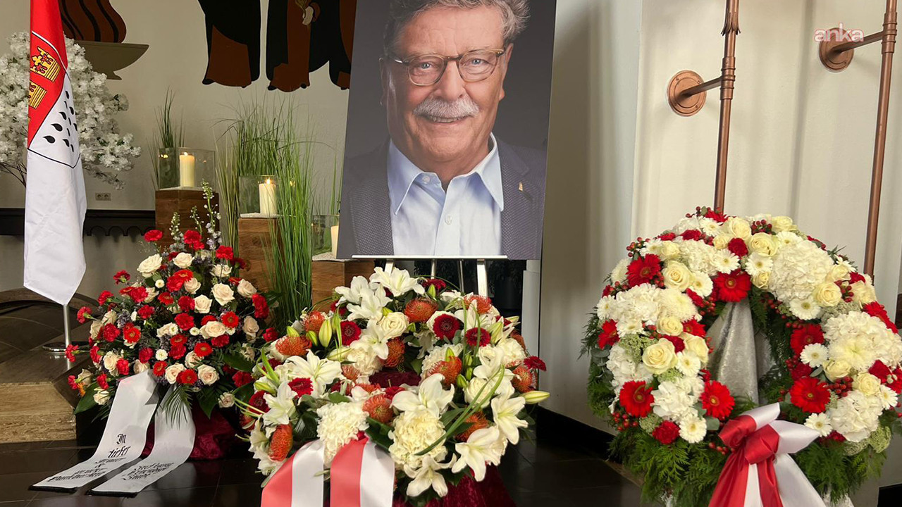 Türk dostu eski Köln Belediye Başkanı Fritz Schramma son yolculuğuna uğurlandı
