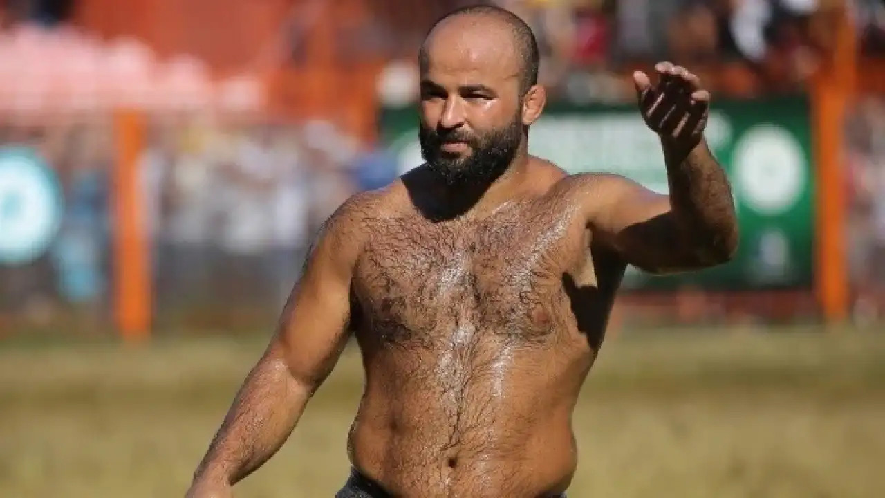 Ulugazi Yağlı Güreşleri’nde başpehlivan Orhan Okulu oldu