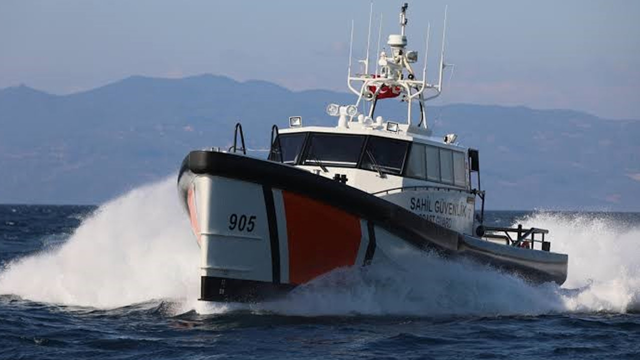 Ayvalık’ta Zafer Bayramı etkinlikleri kapsamında sahil güvenlik botu halkın ziyaretine açılıyor