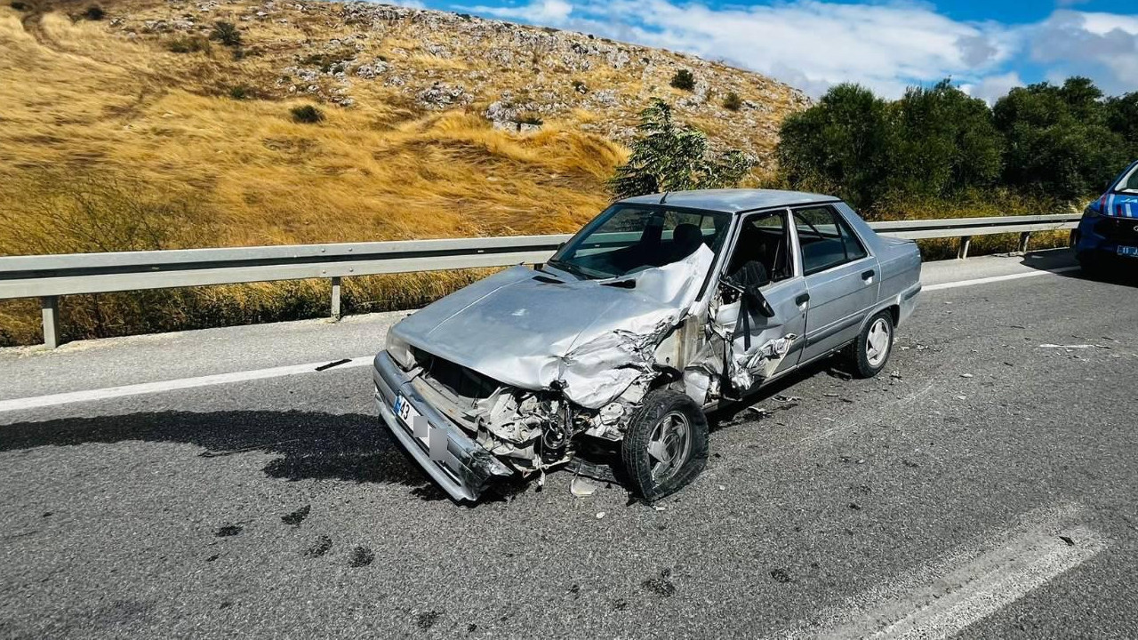 Bilecik’te kamyon otomobile çarptı: 1 yaralı