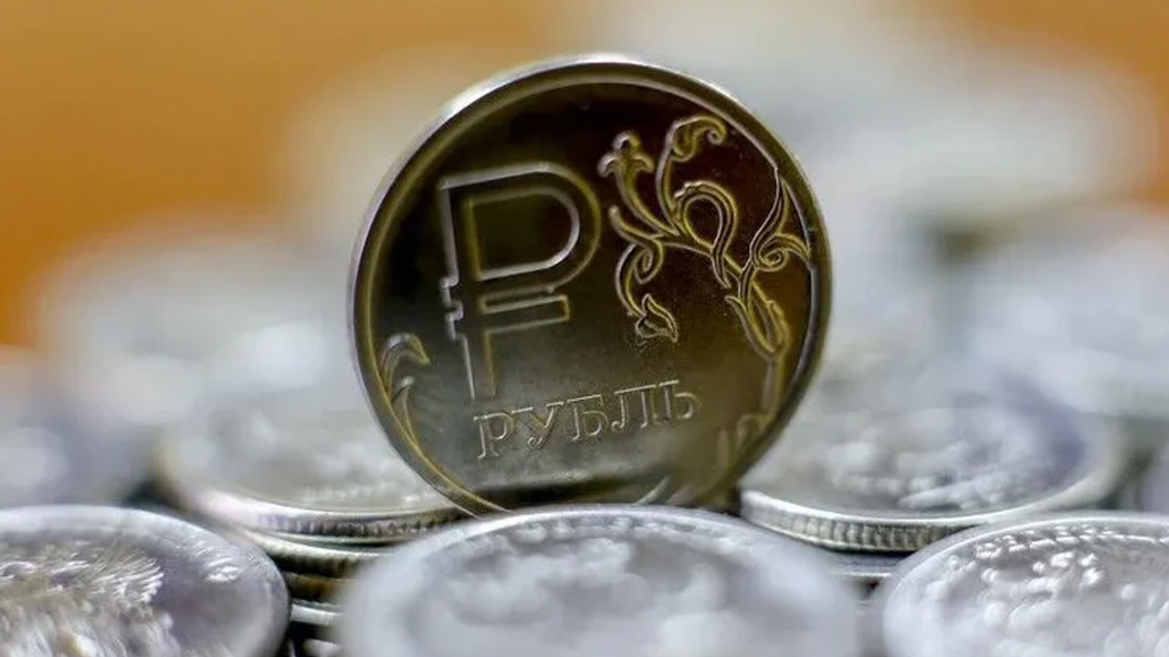 Rusya'da dijital ruble dönemi başlıyor: Yarın kullanıma açılıyor