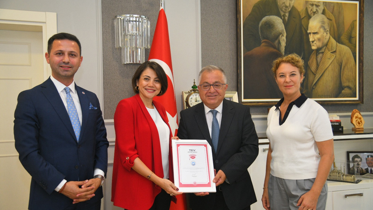 TEV’den Ortahisar Belediyesi’ne ‘Eğitim Dostu Kurum’ sertifikası