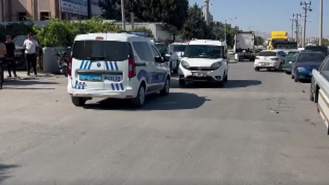 Bıçağını çeken hasmına koştu: Gözlerini hastanede açtılar