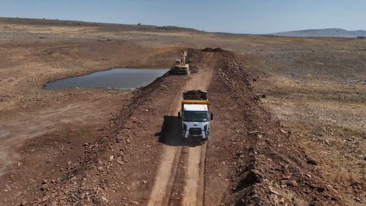 Diyarbakır Çermik'te hayvan içme suyu ve sulama göletleri yenilendi