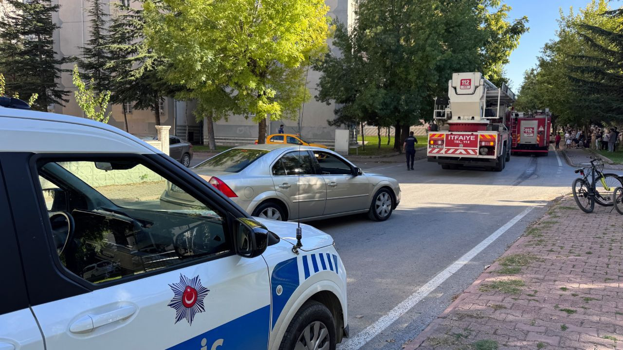 Kayseri'de balkonda çıkan yangın paniği