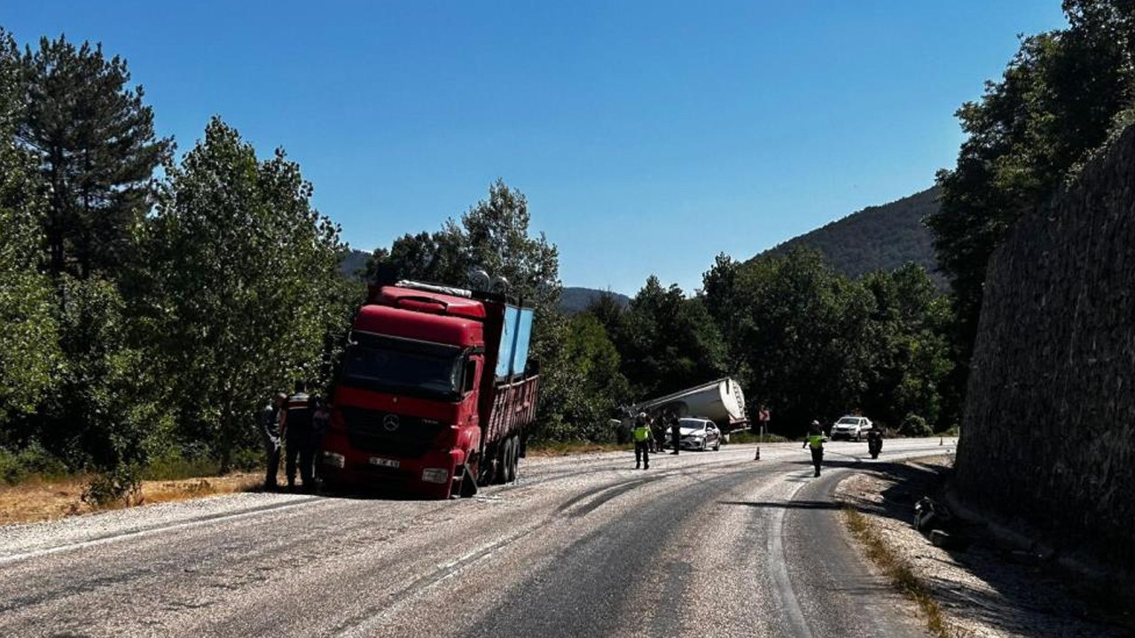 Bolu Mudurnu'da iki kamyonun karıştığı kazada 1 yaralı